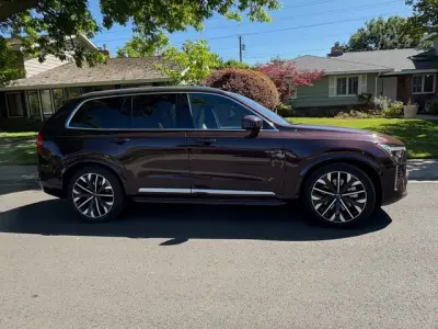 Volvo steady (as always) with worthy PHEV three-row XC90 luxury SUV